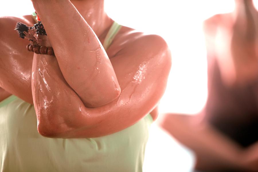 7 Reasons To Warm Up Your Body With Hot Yoga This Winter